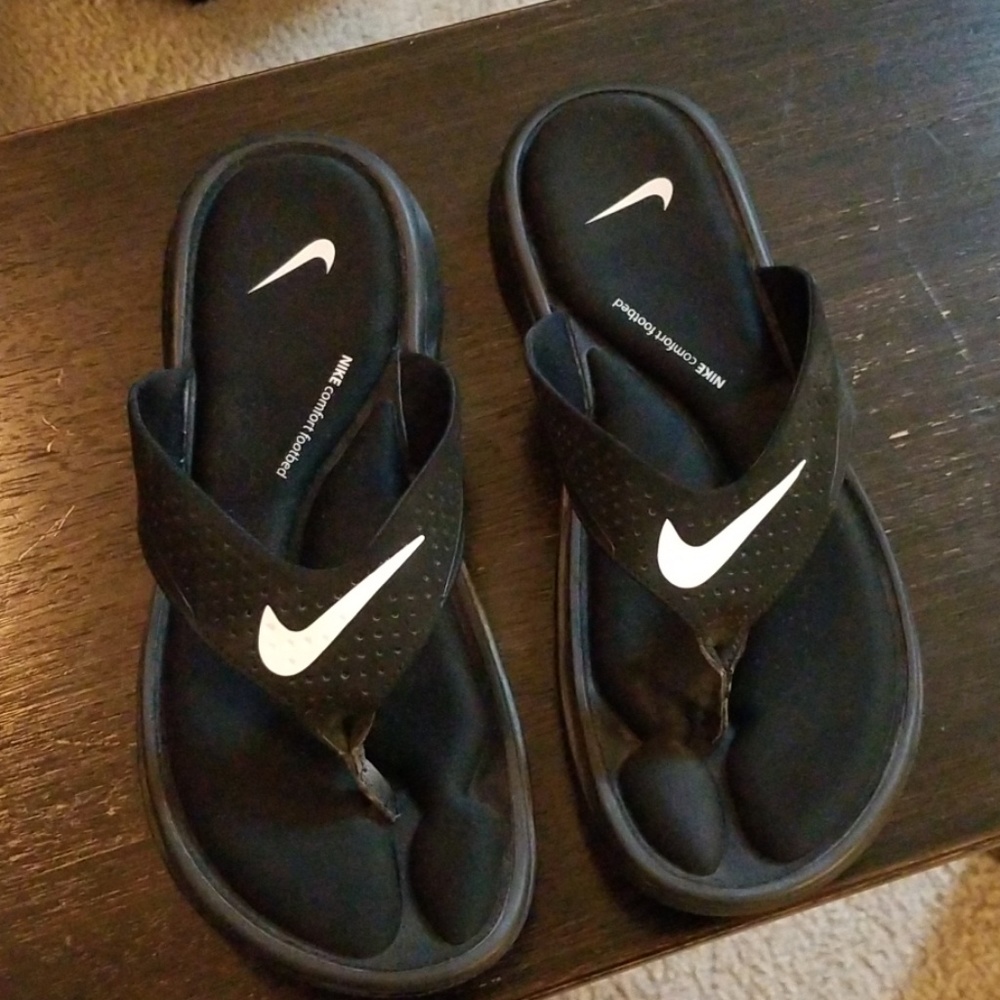 Nike flip flops